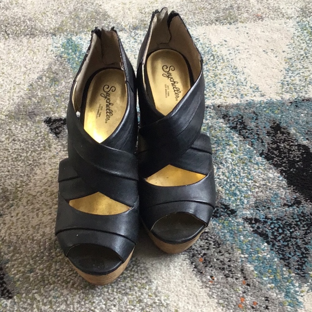 Seychelles wedges